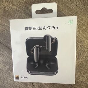 Ear Buds Air 7 Pro Brand New
